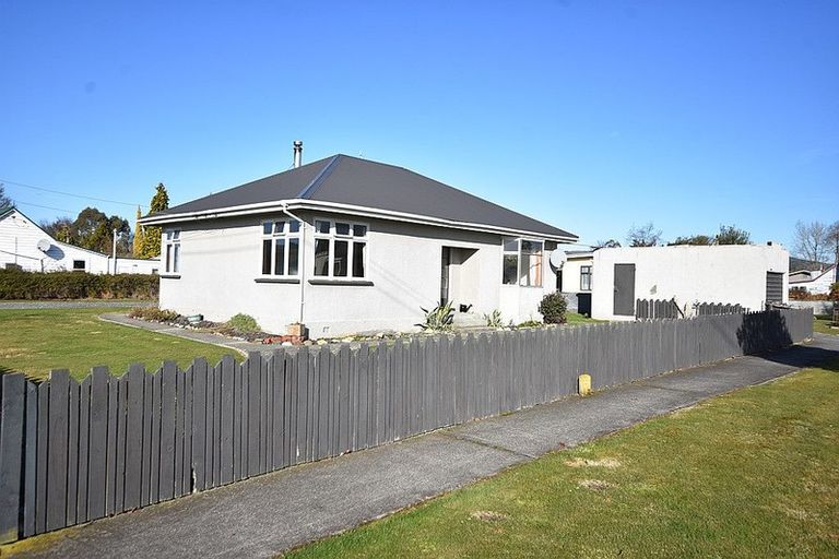 Photo of property in 9 Ossian Street, Milton, 9220