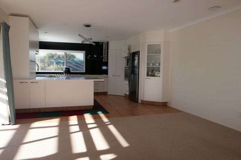 Photo of property in 69 Guildford Drive, Paraparaumu, 5032