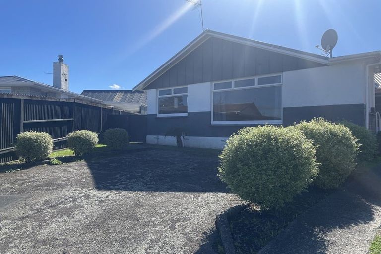 Photo of property in 7a Sequoia Place, Maoribank, Upper Hutt, 5018