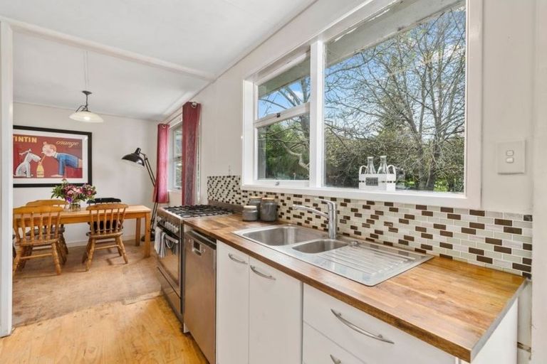 Photo of property in 45 Makiri Street, Helensville, 0800