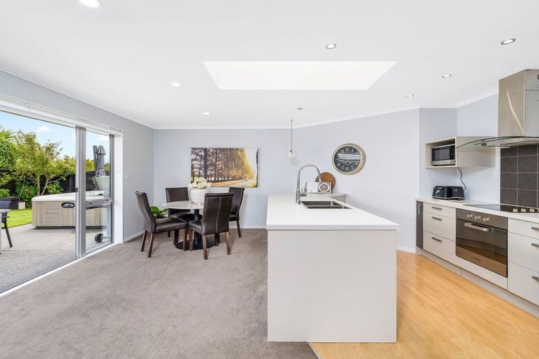 Photo of property in 16a Dunsford Close, Halswell, Christchurch, 8025