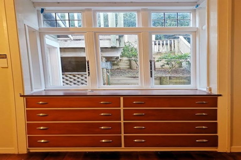 Photo of property in 1/17 Clifton Terrace, Kelburn, Wellington, 6012