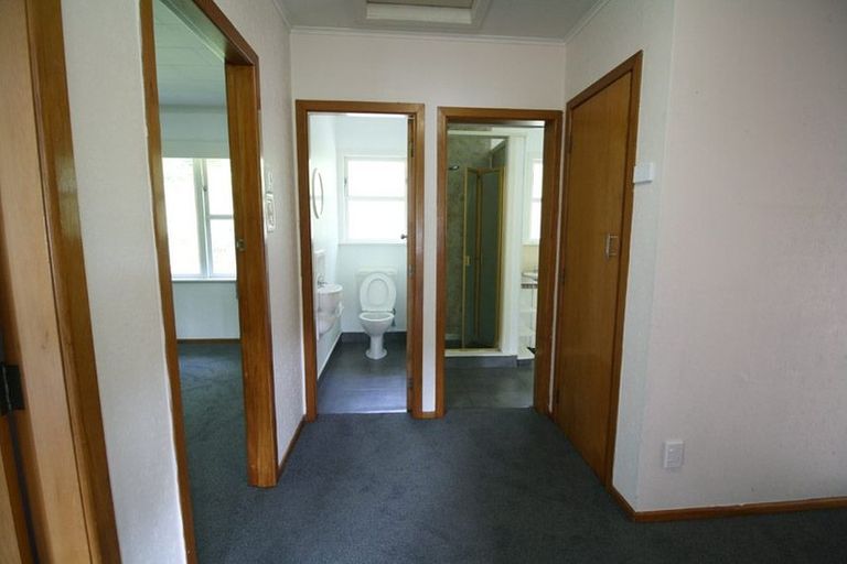 Photo of property in 10 Kamla Way, Khandallah, Wellington, 6035