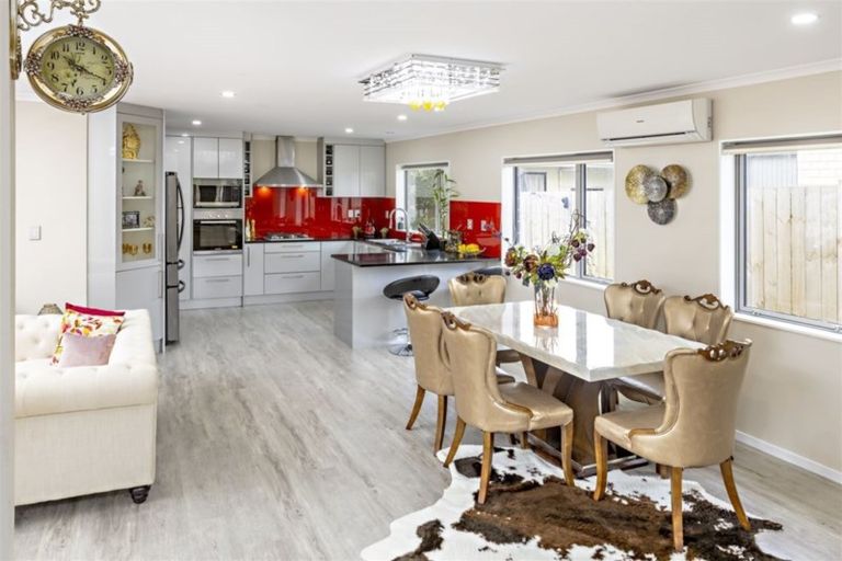 Photo of property in 45b Russell Road, Manurewa, Auckland, 2102