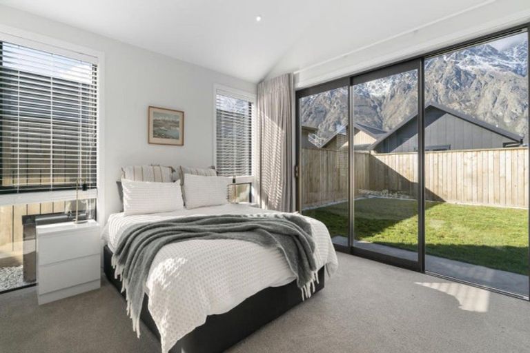 Photo of property in 11 Bale Road, Jacks Point, 9371