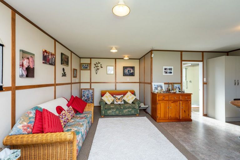 Photo of property in 6 Mavis Avenue, Waikawa Beach, Levin, 5573