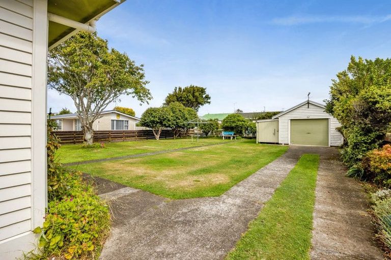 Photo of property in 23 Caledonia Street, Hawera, 4610