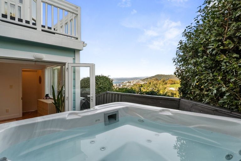 Photo of property in 27 Mortimer Terrace, Aro Valley, Wellington, 6021