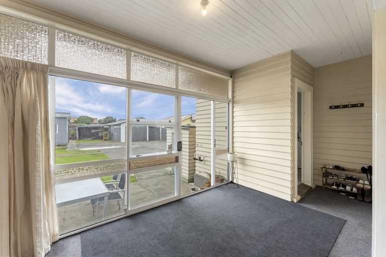 Photo of property in 16 Kings Avenue, Gonville, Whanganui, 4501