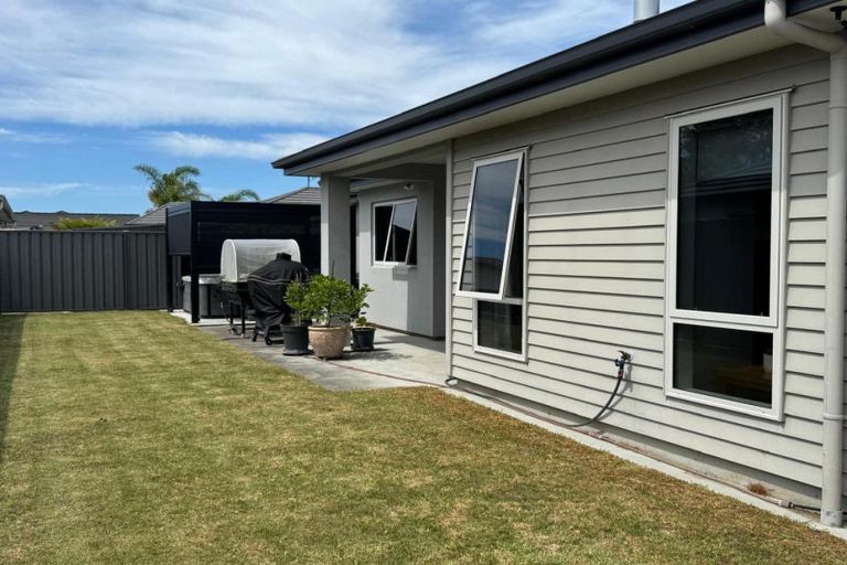 Photo of property in 10 Rakaia Way, Poraiti, Napier, 4112