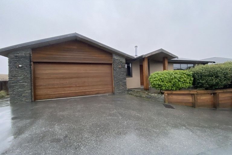 Photo of property in 42 Rere Road, Lake Hayes, Queenstown, 9304