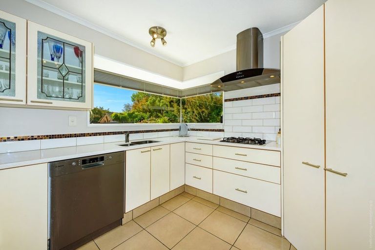 Photo of property in 5 Patricia Place, Harewood, Christchurch, 8051
