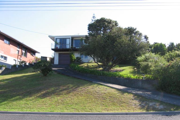 Photo of property in 1 Sealy Road, Torbay, Auckland, 0630