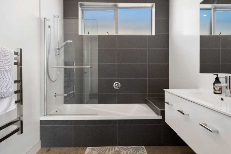 Photo of property in 11 Coprosma Close, Papamoa Beach, Papamoa, 3118