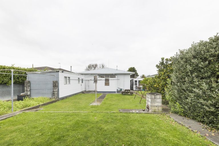 Photo of property in 40 Guy Avenue, Takaro, Palmerston North, 4410