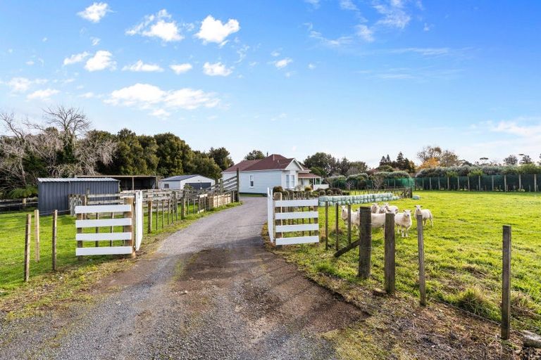 Photo of property in 458 Mountain Road, Lepperton, New Plymouth, 4373