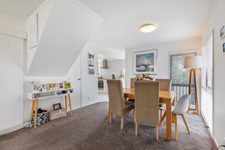 Photo of property in 6b Dobell Road, Stanmore Bay, Whangaparaoa, 0932