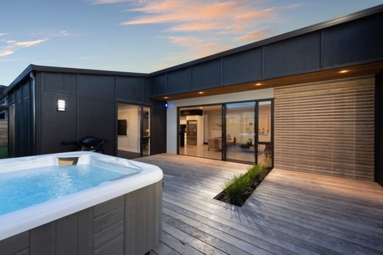 Photo of property in 15 Awatira Drive, Papamoa Beach, Papamoa, 3118