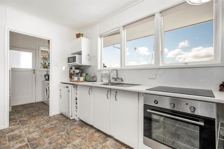 Photo of property in 3 Hamilton Drive, Waiuku, 2123