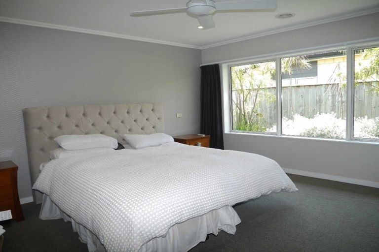 Photo of property in 36 San Priamo Place, Paraparaumu Beach, Paraparaumu, 5032