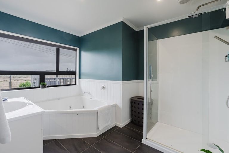 Photo of property in 12 Sunny Dale, Western Heights, Hamilton, 3200