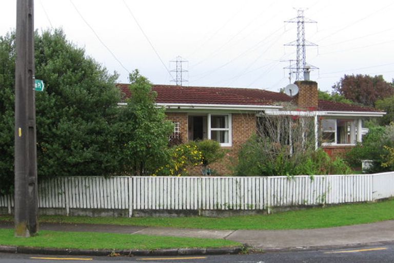 Photo of property in 34 Tiraumea Drive, Pakuranga, Auckland, 2010
