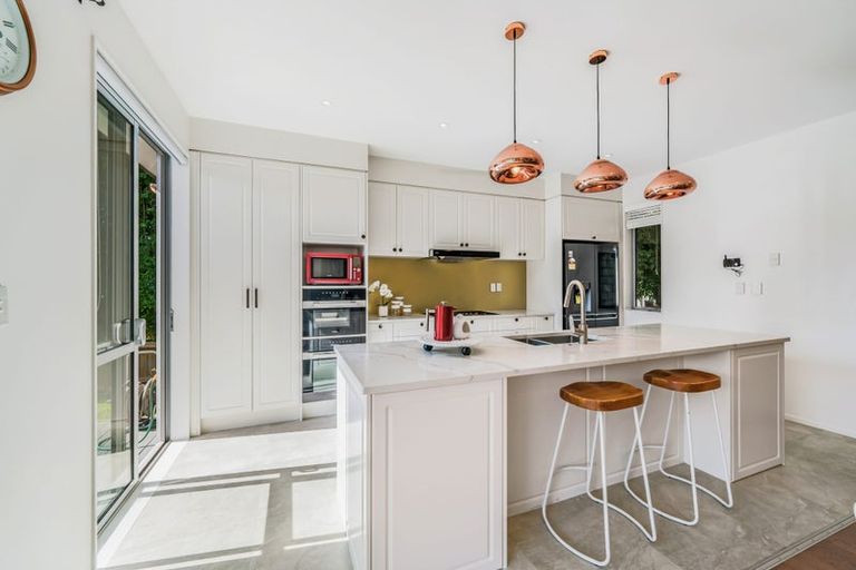 Photo of property in 11 Andara Close, Pinehill, Auckland, 0632