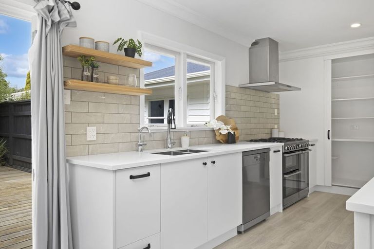 Photo of property in 73 Kohekohe Road, Waikanae, 5036