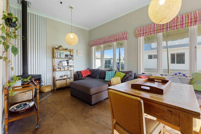 Photo of property in 34 Manga-pirau Street, Waikawa Beach, Manakau, 5573