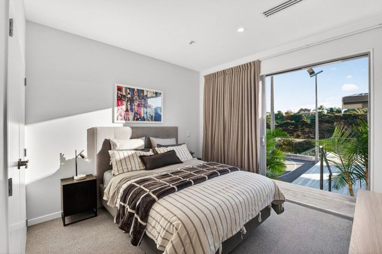 Photo of property in 73 Warman Road, Okura, Albany, 0792