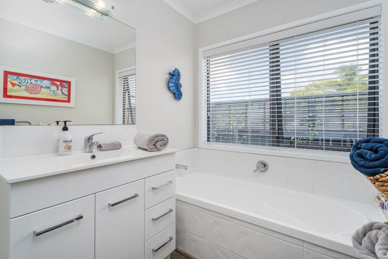 Photo of property in 31 Wells Place, Whitianga, 3510