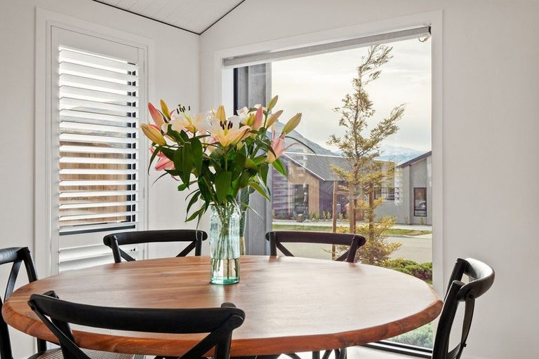 Photo of property in 6 Cheviot Street, Jacks Point, 9371