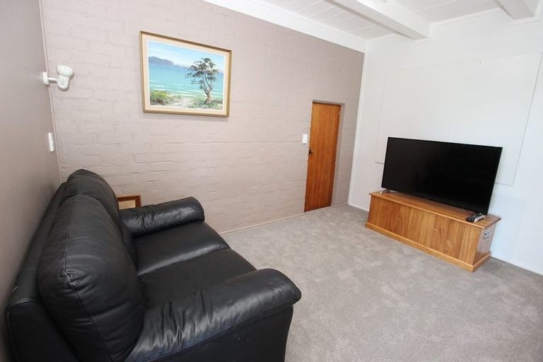 Photo of property in 108 Wade River Road, Wade Heads, Whangaparaoa, 0932