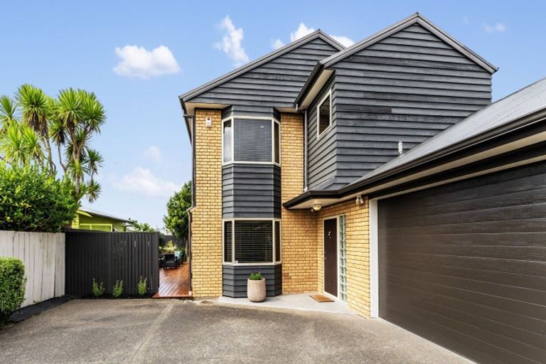 Photo of property in 5b Kawau Road, Greenlane, Auckland, 1061