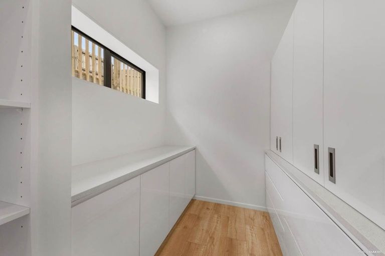 Photo of property in 10 Celestial Crescent, Orewa, 0931