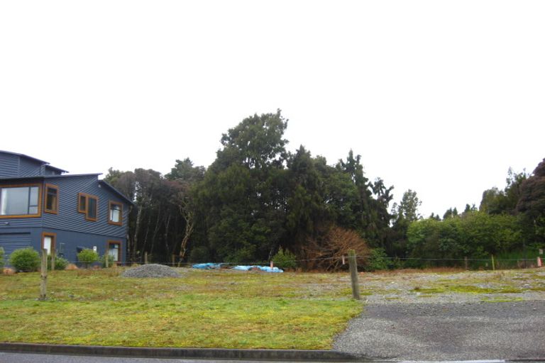 Photo of property in 15 Brownlee Drive, Moana, 7872