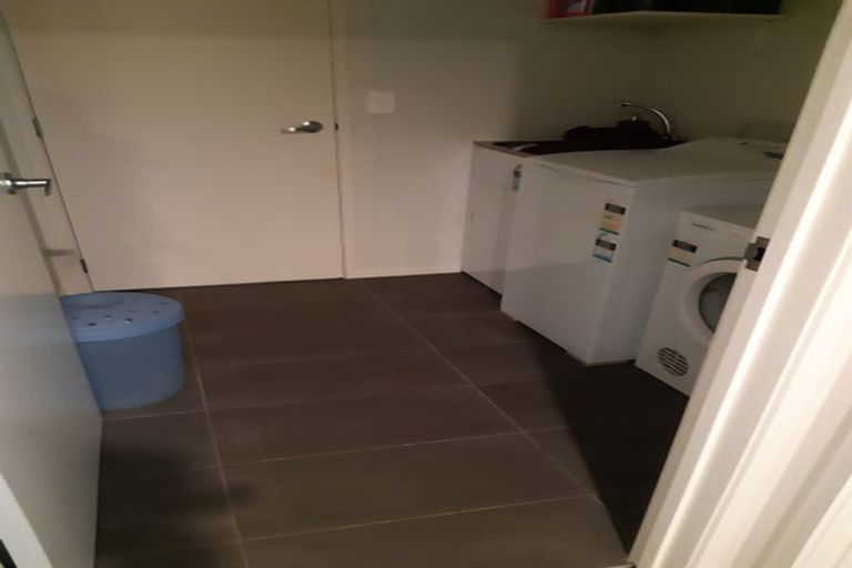 Photo of property in 296 Forest Hill Road, Waiatarua, Auckland, 0612