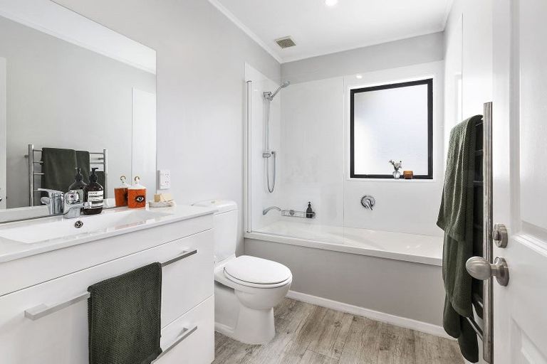 Photo of property in 94 Woodman Drive, Tawa, Wellington, 5028