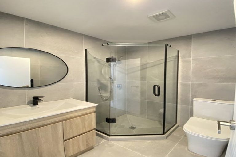 Photo of property in 7/113 Te Atatu Road, Te Atatu South, Auckland, 0610