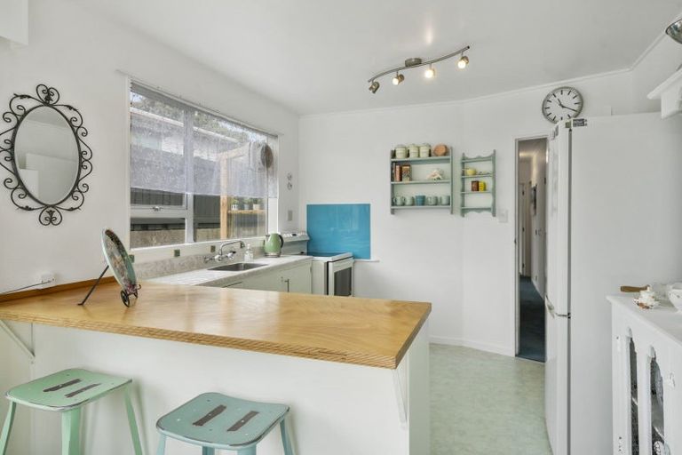 Photo of property in 11 Camrose Grove, Kingston, Wellington, 6021