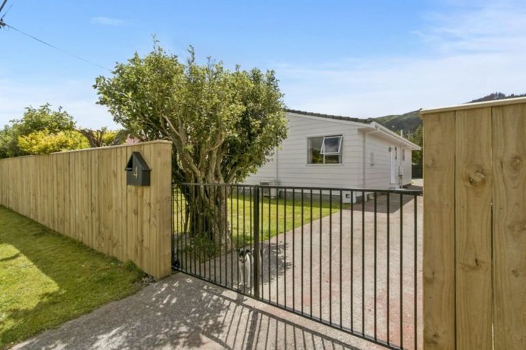 Photo of property in 4 Wellington Road, Wainuiomata, Lower Hutt, 5014