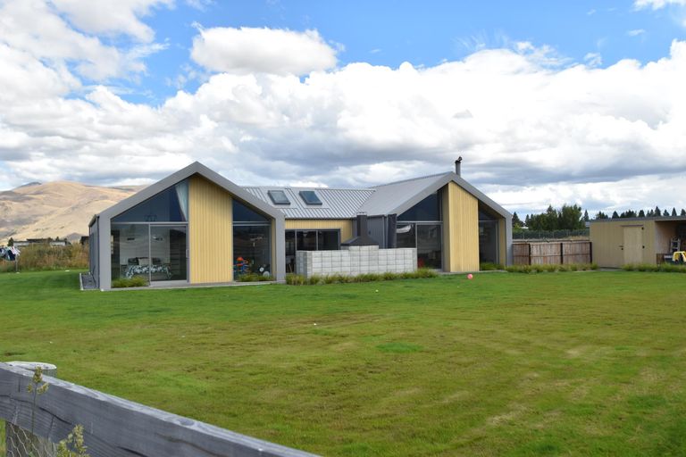 Photo of property in 21 Peak Drive, Twizel, 7901