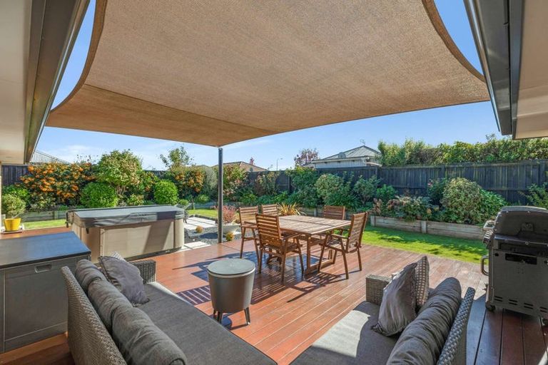 Photo of property in 73 Sequoia Way, Rangiora, 7400