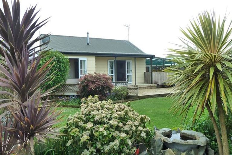 Photo of property in 2 Harris Place, Ngatea, 3503