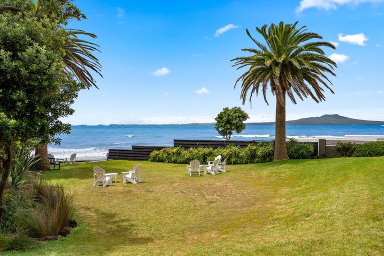 Photo of property in Seaview Apartments, 10/64 Milford Road, Milford, Auckland, 0620