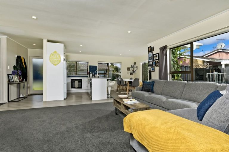 Photo of property in 1/4 Ti Nana Crescent, Henderson, Auckland, 0610