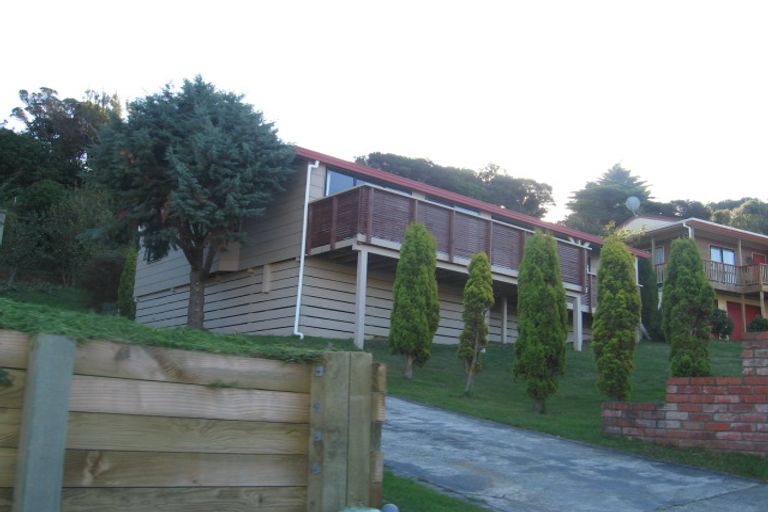 Photo of property in 27 Seagull Place, Whitby, Porirua, 5024
