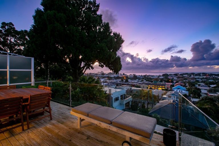 Photo of property in 156 Vivian Street, New Plymouth, 4310