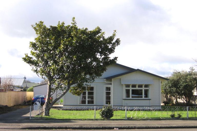 Photo of property in 111 Wood Street, Takaro, Palmerston North, 4410