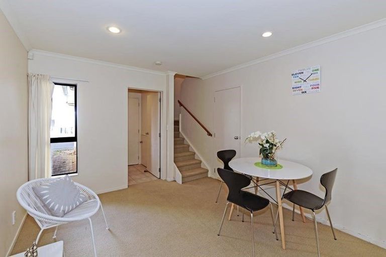 Photo of property in 3/4 Charlenne Close, Ranui, Auckland, 0612